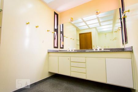 Apartamento à venda com 150m², 3 quartos e 2 vagas Apartamento à venda com 150m², 3 quartos e 2 vagasBanheiro do quarto 1