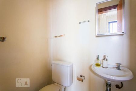 Apartamento à venda com 150m², 3 quartos e 2 vagas Apartamento à venda com 150m², 3 quartos e 2 vagasBanheiro de serviçp