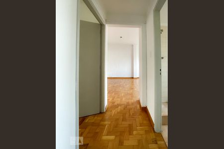 Corredor de apartamento para alugar com 2 quartos, 93m² em Pinheiros, São Paulo