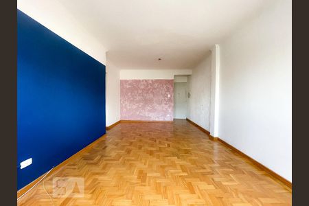 Sala de Estar de apartamento à venda com 2 quartos, 93m² em Pinheiros, São Paulo