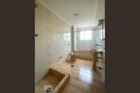 Apartamento para alugar com 93m², 2 quartos e sem vagaBanheiro