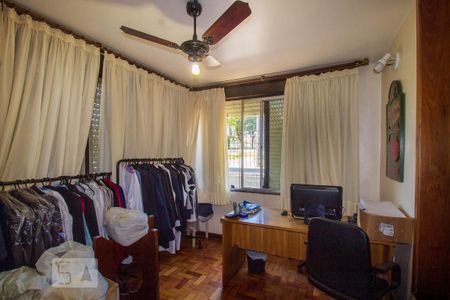 Casa à venda com 300m², 3 quartos e 2 vagasEscritório