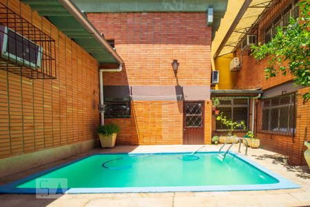 Casa à venda com 300m², 3 quartos e 2 vagasPiscina