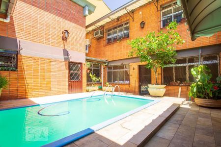 Casa à venda com 300m², 3 quartos e 2 vagasPiscina