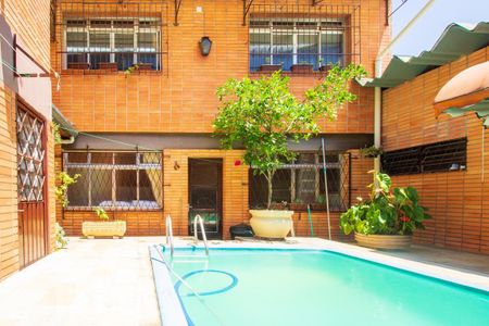 Casa à venda com 300m², 3 quartos e 2 vagasPiscina