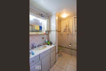 Casa à venda com 300m², 3 quartos e 2 vagasBanheiro da Suíte 1