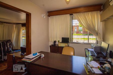 Casa à venda com 300m², 3 quartos e 2 vagasEscritório