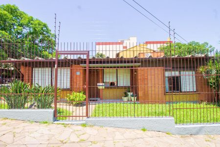 Casa à venda com 300m², 3 quartos e 2 vagasFachada