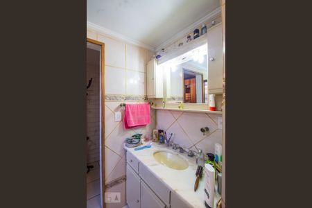 Casa à venda com 300m², 3 quartos e 2 vagasBanheiro da Suíte 1