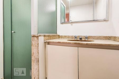 Apartamento para alugar com 100m², 3 quartos e 2 vagasBanheiro Social