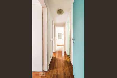 Corredor de apartamento à venda com 3 quartos, 100m² em Real Parque, São Paulo