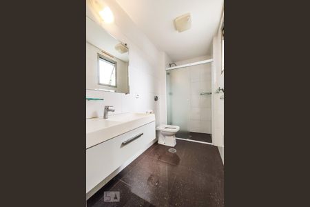 Apartamento para alugar com 100m², 3 quartos e 2 vagasBanheiro da Suíte