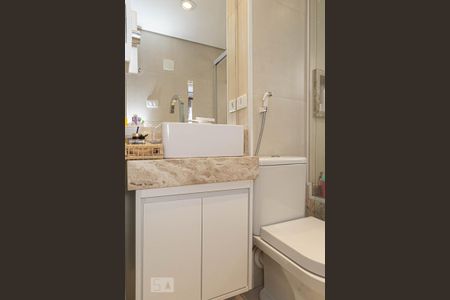 Apartamento à venda com 60m², 2 quartos e 1 vaga Apartamento à venda com 60m², 2 quartos e 1 vagaBanheiro social