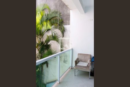 Casa à venda com 170m², 6 quartos e 1 vaga Casa à venda com 170m², 6 quartos e 1 vagavaranda