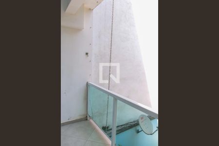 Casa à venda com 170m², 6 quartos e 1 vaga Casa à venda com 170m², 6 quartos e 1 vagavaranda