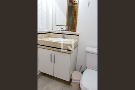 Casa à venda com 170m², 6 quartos e 1 vaga Casa à venda com 170m², 6 quartos e 1 vagaBanheiro