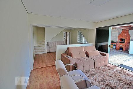 Sala de casa para alugar com 4 quartos, 210m² em Parque das Américas, Mauá