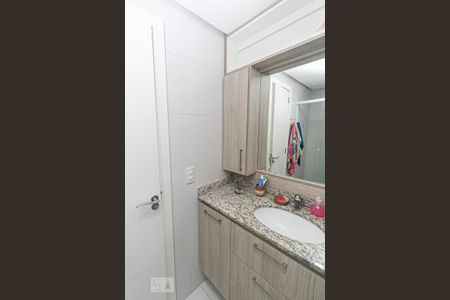 Banheiro do Quarto 1 de apartamento à venda com 3 quartos, 73m² em Medianeira, Porto Alegre