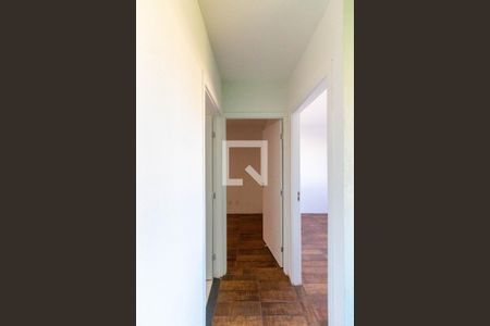 Corredor Quartos e Banheiro de apartamento para alugar com 2 quartos, 38m² em Jardim Petrópolis, Cotia