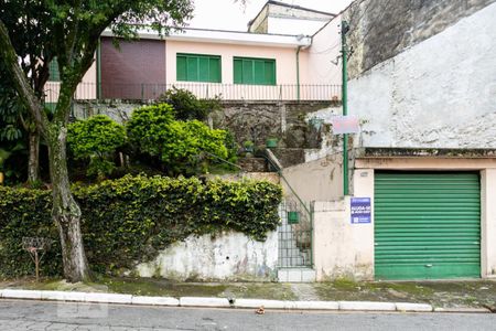 Casa à venda com 150m², 3 quartos e 1 vaga Casa à venda com 150m², 3 quartos e 1 vagaFachada
