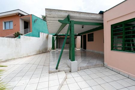 Casa à venda com 150m², 3 quartos e 1 vaga Casa à venda com 150m², 3 quartos e 1 vagaQuintal