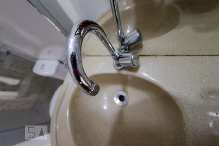 Banheiro de apartamento para alugar com 1 quarto, 30m² em Prado, Belo Horizonte