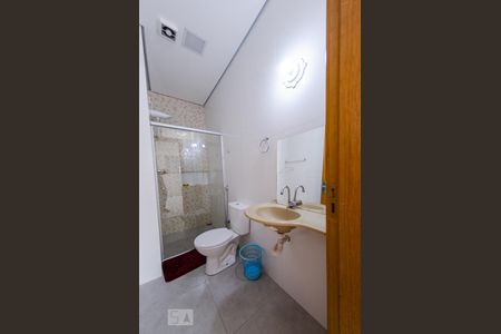 Banheiro de apartamento para alugar com 1 quarto, 30m² em Prado, Belo Horizonte