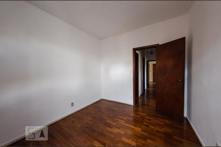 Apartamento à venda com 242m², 4 quartos e 2 vagasQuarto 2