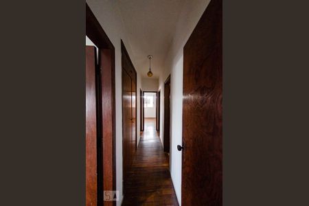 Apartamento à venda com 242m², 4 quartos e 2 vagasCorredor