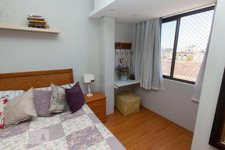 Suíte de apartamento para alugar com 3 quartos, 95m² em Vila Ipiranga, Porto Alegre
