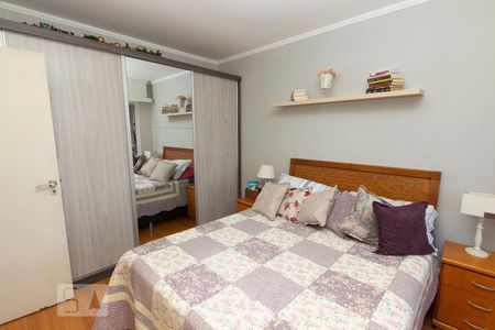 Suíte de apartamento para alugar com 3 quartos, 95m² em Vila Ipiranga, Porto Alegre