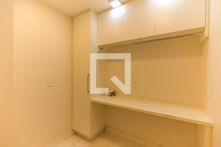 Apartamento para alugar com 238m², 4 quartos e 4 vagasQuarto de Serviço