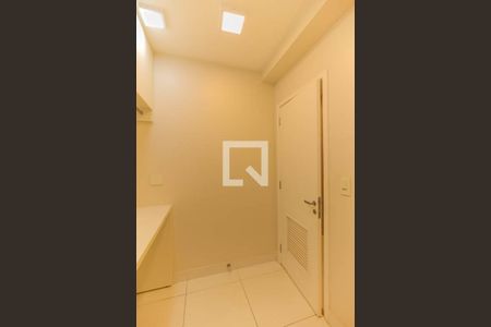 Apartamento para alugar com 238m², 4 quartos e 4 vagasQuarto de Serviço