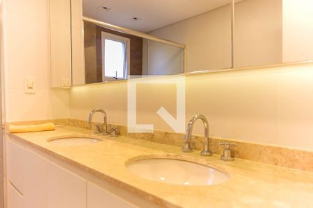 Apartamento para alugar com 238m², 4 quartos e 4 vagasBanheiro da Suíte 3