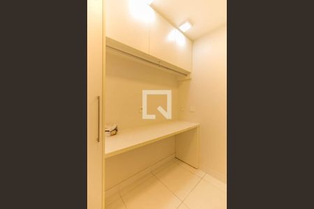 Apartamento para alugar com 238m², 4 quartos e 4 vagasQuarto de Serviço