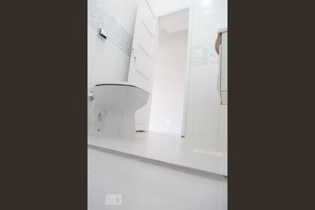 Casa para alugar com 89m², 2 quartos e 1 vaga Casa para alugar com 89m², 2 quartos e 1 vagaBanheiro Social