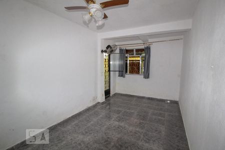 Sala de casa para alugar com 3 quartos, 150m² em Saracuruna, Duque de Caxias