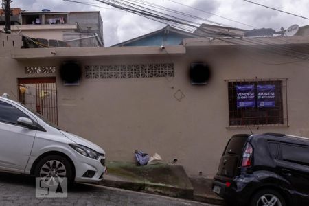 Casa à venda com 300m², 6 quartos e sem vaga Casa à venda com 300m², 6 quartos e sem vagaFachada