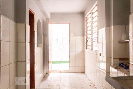 Casa à venda com 300m², 6 quartos e sem vaga Casa à venda com 300m², 6 quartos e sem vagaCozinha Casa 3