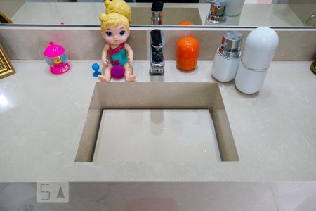 Casa à venda com 142m², 3 quartos e 3 vagasBanheiro da Suíte 2