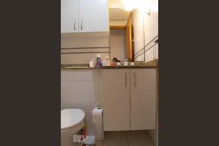 Apartamento para alugar com 120m², 3 quartos e 2 vagas Apartamento para alugar com 120m², 3 quartos e 2 vagasBanheiro social