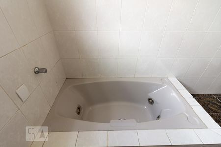 Casa para alugar com 110m², 3 quartos e 4 vagas Casa para alugar com 110m², 3 quartos e 4 vagasBanheiro Social