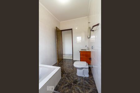Casa para alugar com 110m², 3 quartos e 4 vagas Casa para alugar com 110m², 3 quartos e 4 vagasBanheiro Social