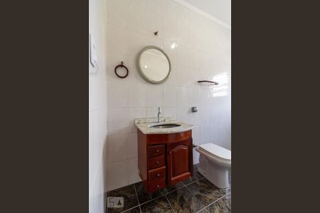 Casa para alugar com 110m², 3 quartos e 4 vagas Casa para alugar com 110m², 3 quartos e 4 vagasBanheiro Social
