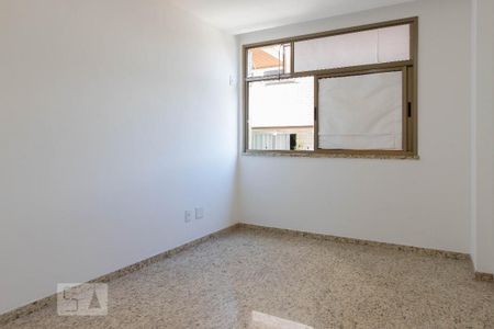 Apartamento para alugar com 84m², 3 quartos e 2 vagas Apartamento para alugar com 84m², 3 quartos e 2 vagasSuíte
