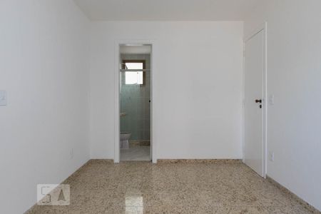 Apartamento para alugar com 84m², 3 quartos e 2 vagas Apartamento para alugar com 84m², 3 quartos e 2 vagasSuíte