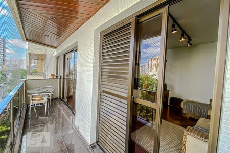 Apartamento à venda com 187m², 3 quartos e 3 vagasVaranda