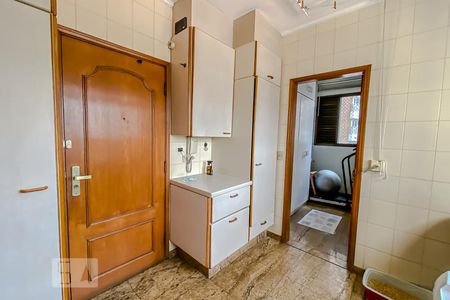 Apartamento à venda com 187m², 3 quartos e 3 vagasLavanderia