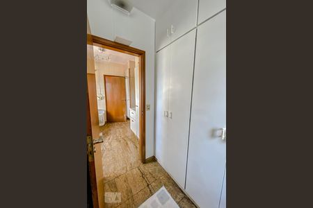 Apartamento à venda com 187m², 3 quartos e 3 vagasQuarto de Serviço