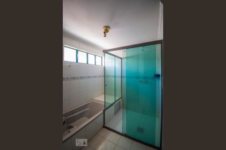 Casa à venda com 350m², 3 quartos e 5 vagasBanheiro da Suíte